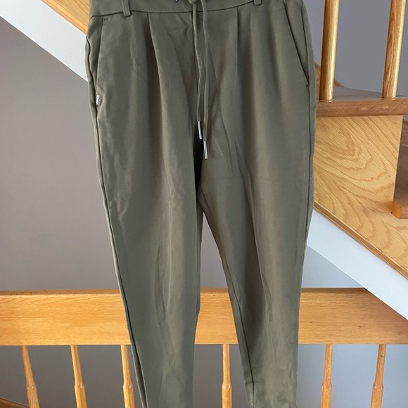 Jogger style pants - Picture 5 of 7